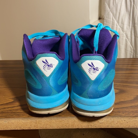Nike Lebron 9 Low Summit Lake Hornets - Picture 4 of 7